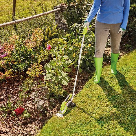Garden Gear 7.2V Cordless Trimming Shears with Telescopic Handle & Wheel Attachment